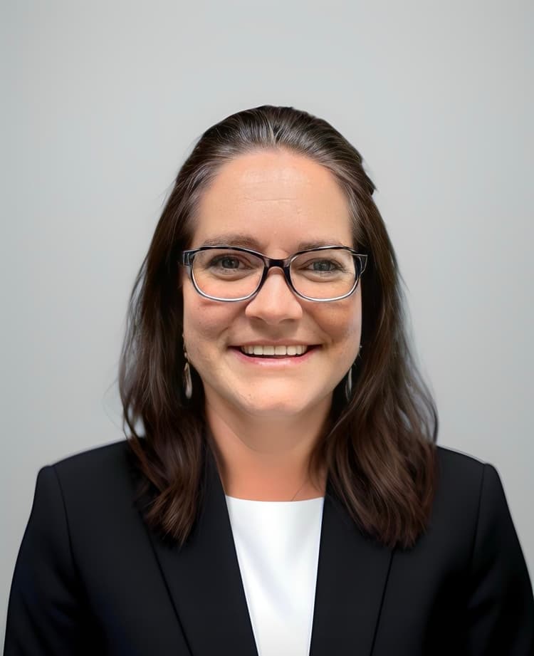 Photo of Amanda Davis