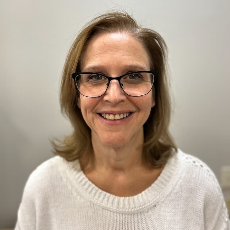 Photo of Shari Hollander